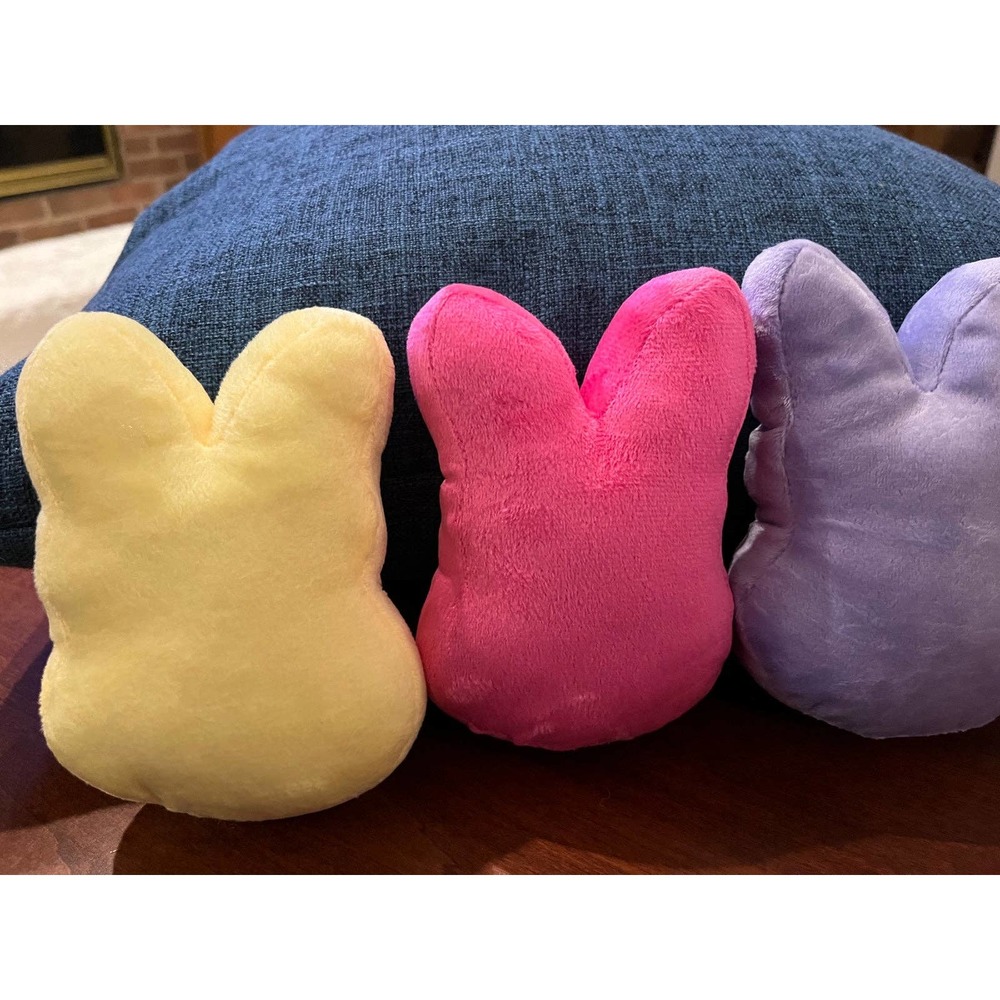 4 Plush Easter Rabbits - Picture 4 of 5